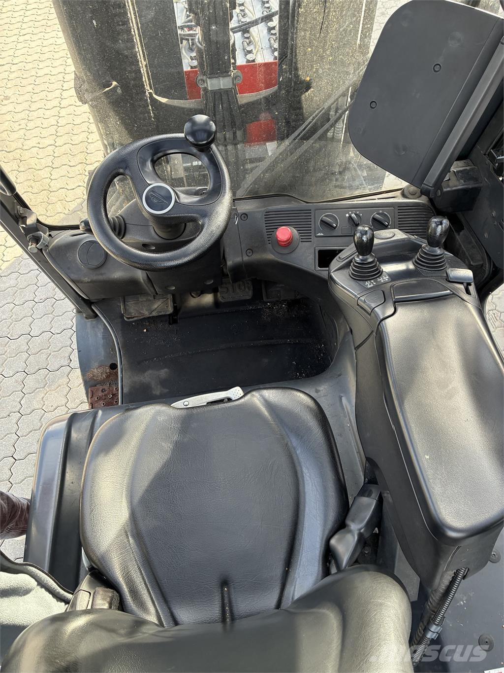 Linde E25 Electric forklifts