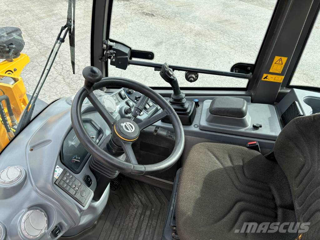 Volvo L25H lastmaskin, svensksåld, snabbgående Iekrāvēji uz riteņiem