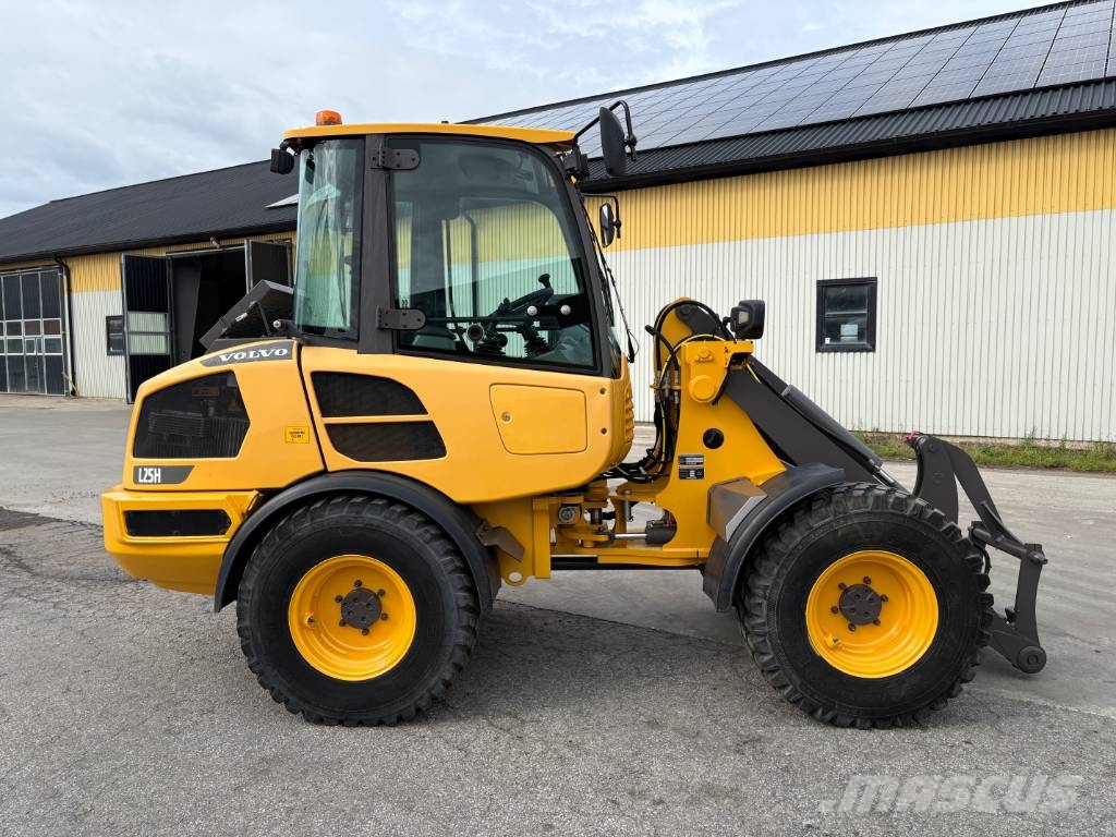 Volvo L25H lastmaskin, svensksåld, snabbgående Iekrāvēji uz riteņiem