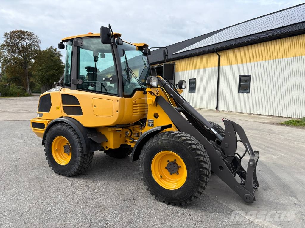 Volvo L25H lastmaskin, svensksåld, snabbgående Iekrāvēji uz riteņiem