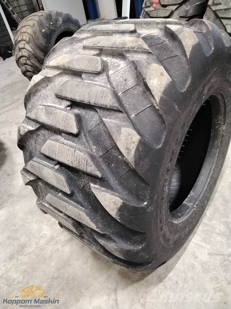 Trelleborg T480 800/40x26,5 Tyres, wheels and rims