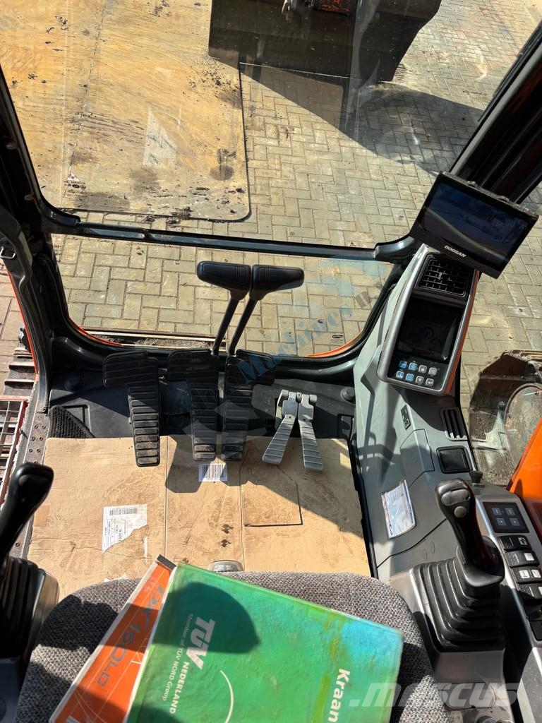 Doosan DX 140 LC Bagri goseničarji