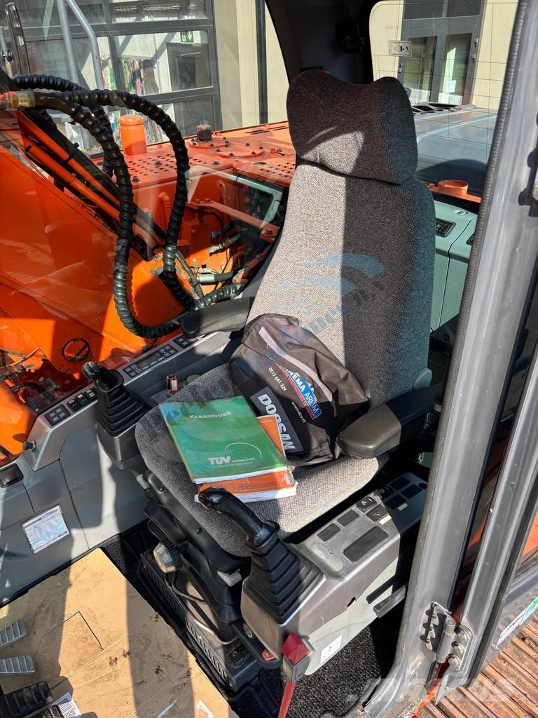 Doosan DX 140 LC Bagri goseničarji