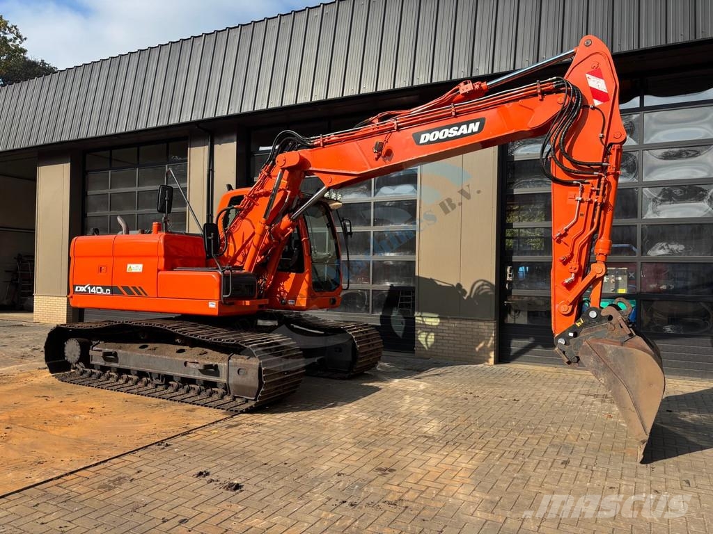 Doosan DX 140 LC Bagri goseničarji