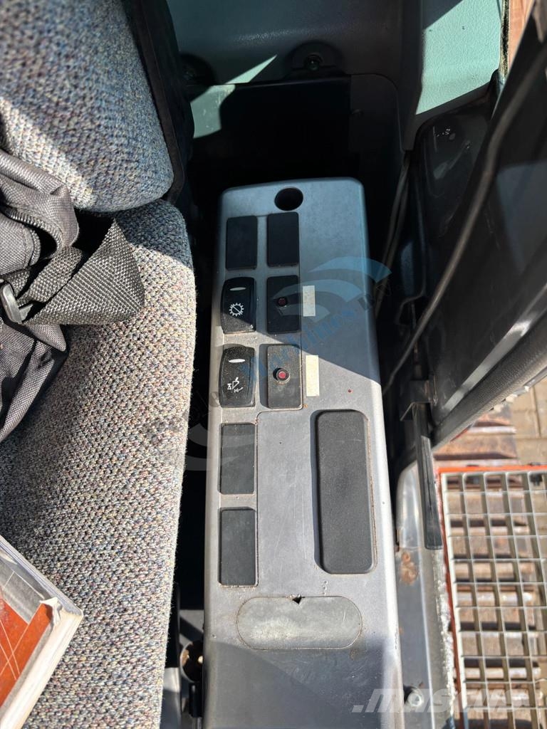 Doosan DX 140 LC Bagri goseničarji
