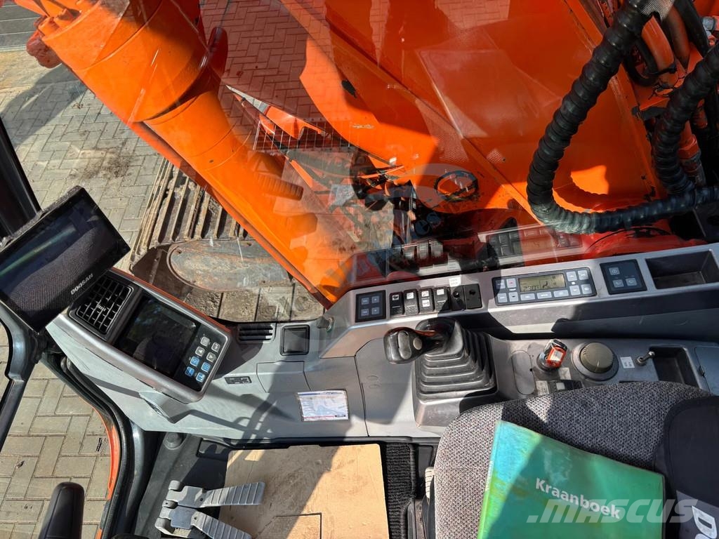 Doosan DX 140 LC Bagri goseničarji