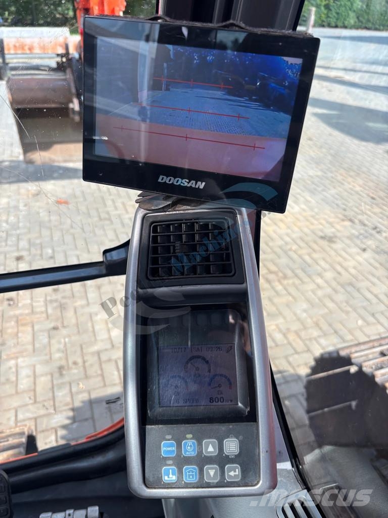 Doosan DX 140 LC Bagri goseničarji