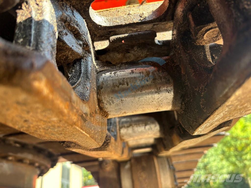 Doosan DX 140 LC Bagri goseničarji