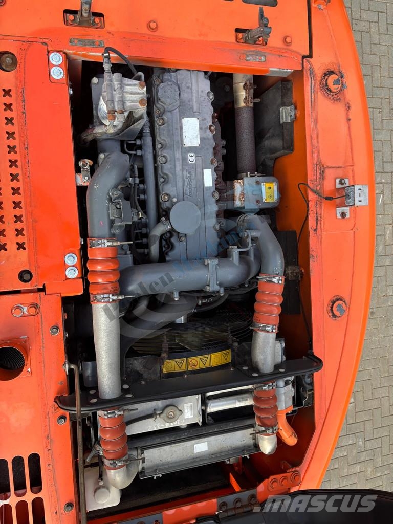 Doosan DX 140 LC Bagri goseničarji