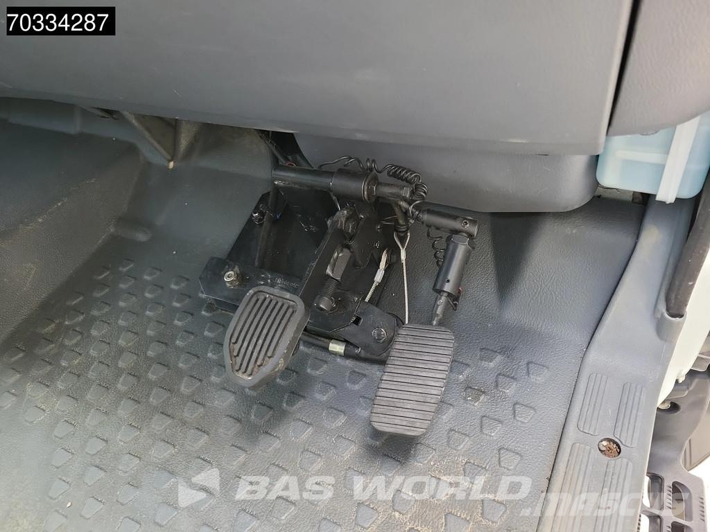 Mitsubishi Fuso 7C180 4X2 Driving School Crewcabin 1000kg Tai شاحنات ذات هيكل صندوقي