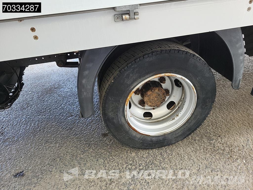 Mitsubishi Fuso 7C180 4X2 Driving School Crewcabin 1000kg Tai شاحنات ذات هيكل صندوقي