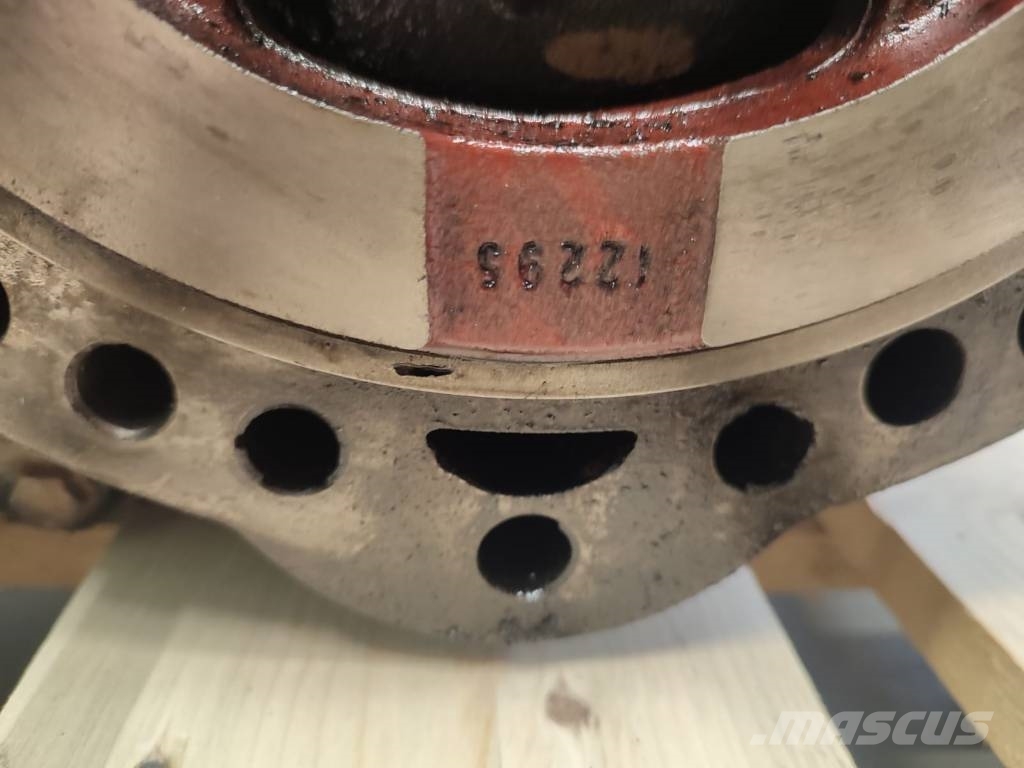 CAT Differential 11X36 CAT TH 330 Transmisija