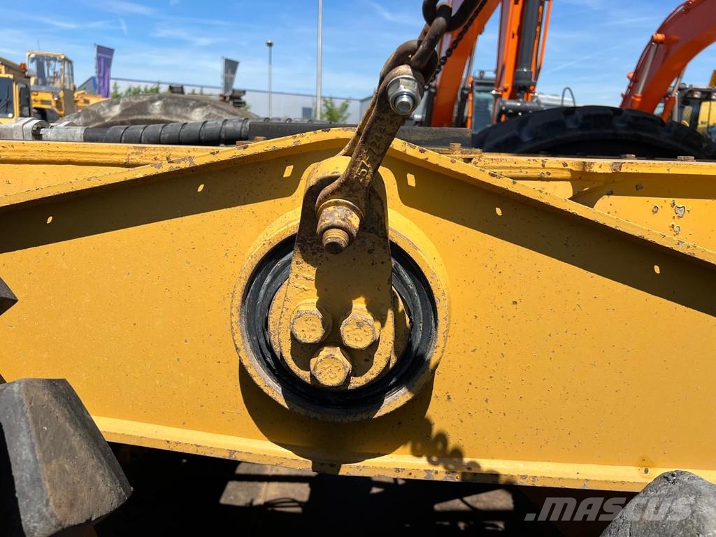 CAT 745C . Dumper - Knickgelenk