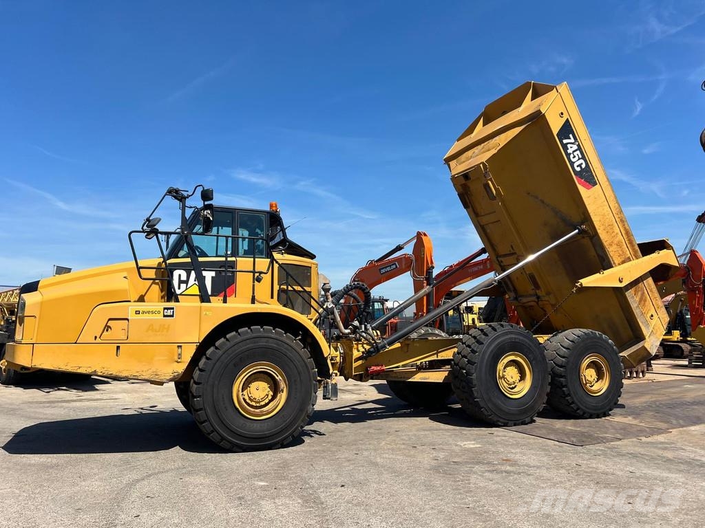CAT 745C . Dumper - Knickgelenk
