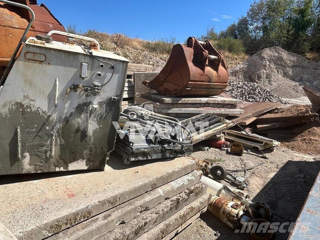Liebherr R954CHD حفارات خاصة