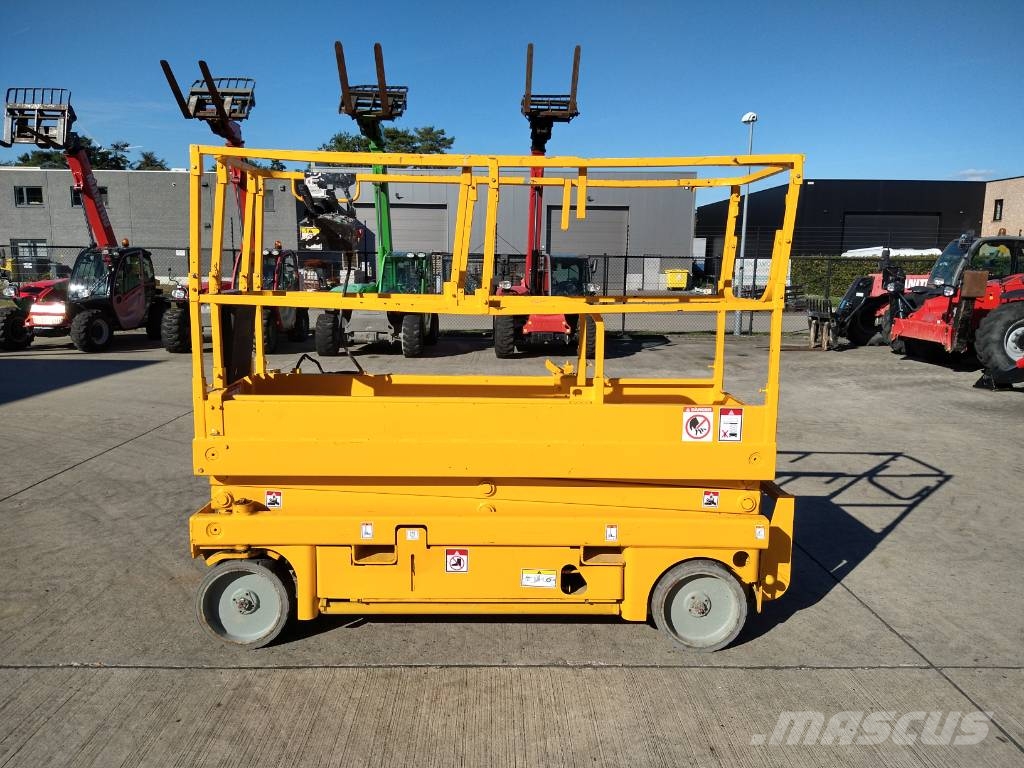 Haulotte Compact 8 (740) Scheren-Arbeitsbühnen