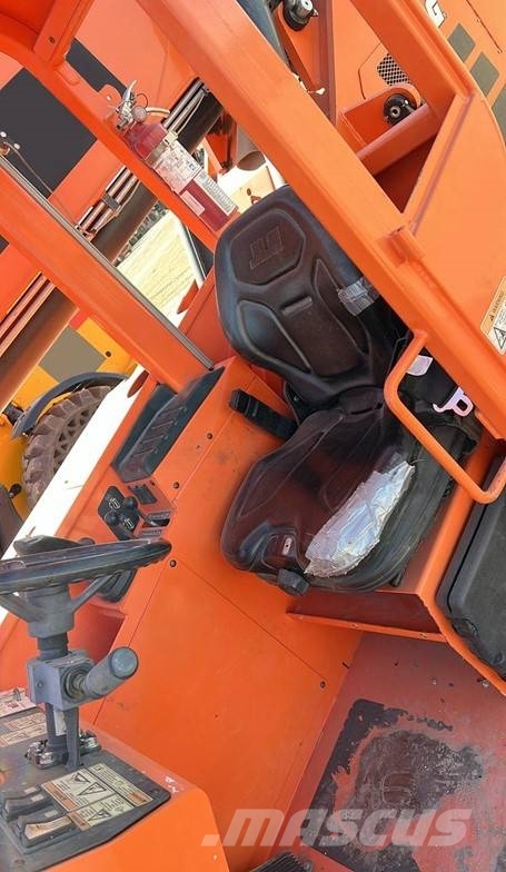 SkyTrak 10054 Telescopic handlers