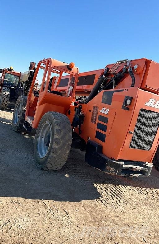 SkyTrak 10054 Telescopic handlers