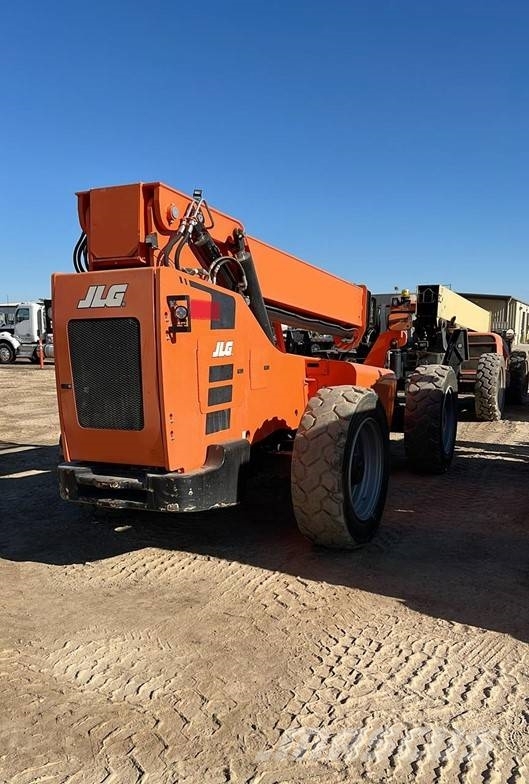 SkyTrak 10054 Telescopic handlers