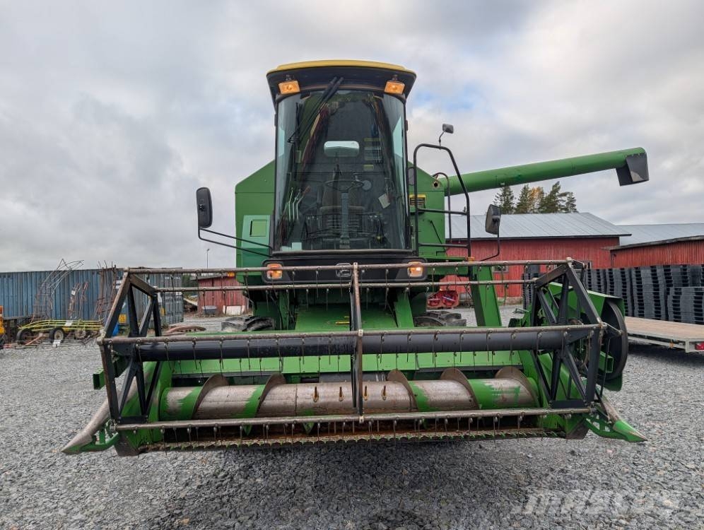 John Deere 1052, 4-sylinterinen turbo, katso video! Derliaus nuėmimo kombainai