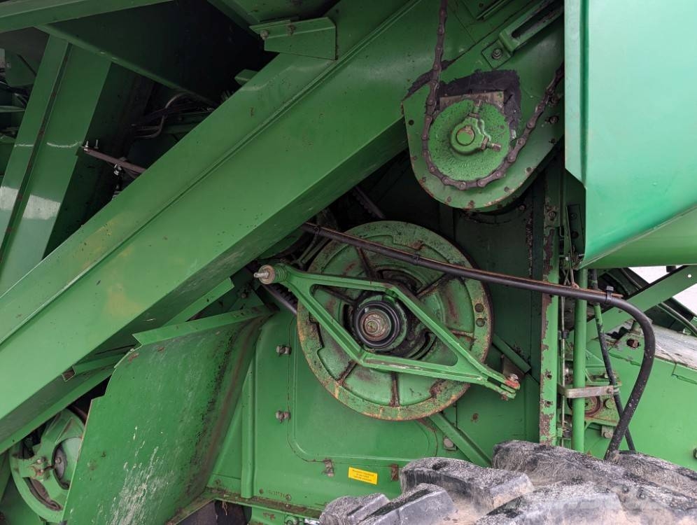 John Deere 1052, 4-sylinterinen turbo, katso video! Derliaus nuėmimo kombainai