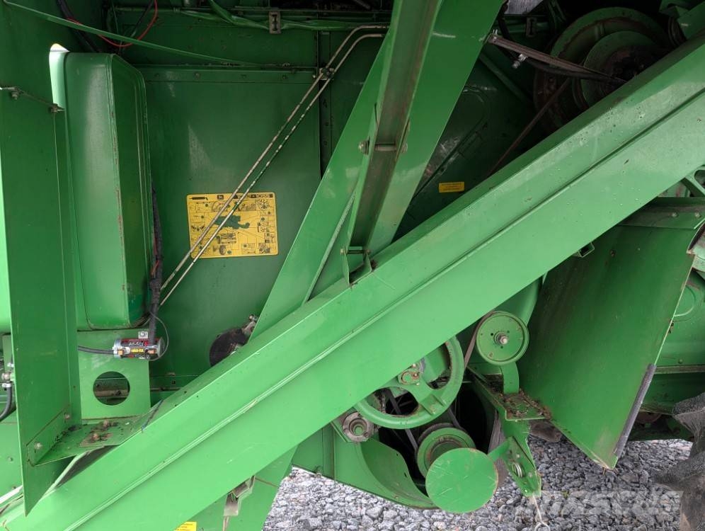 John Deere 1052, 4-sylinterinen turbo, katso video! Derliaus nuėmimo kombainai