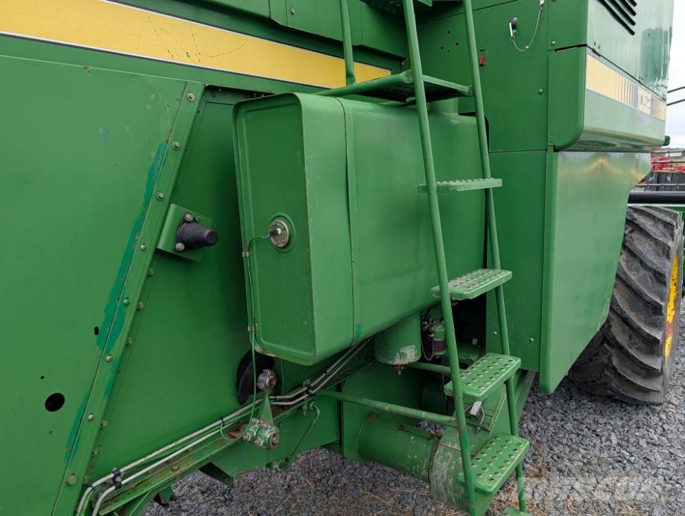 John Deere 1052, 4-sylinterinen turbo, katso video! Derliaus nuėmimo kombainai