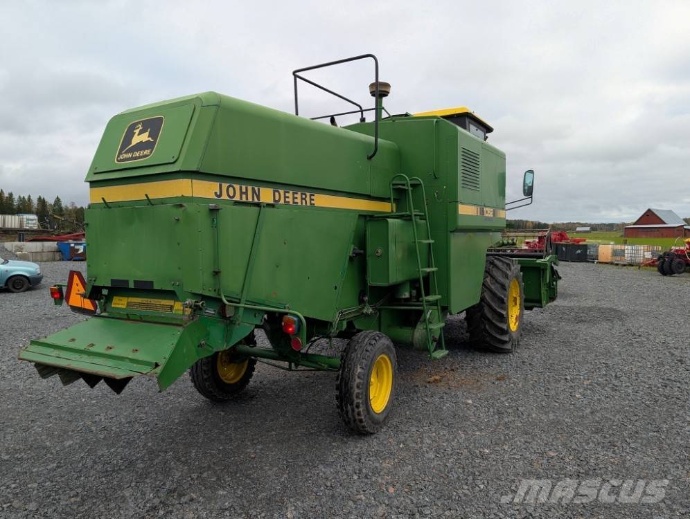 John Deere 1052, 4-sylinterinen turbo, katso video! Derliaus nuėmimo kombainai