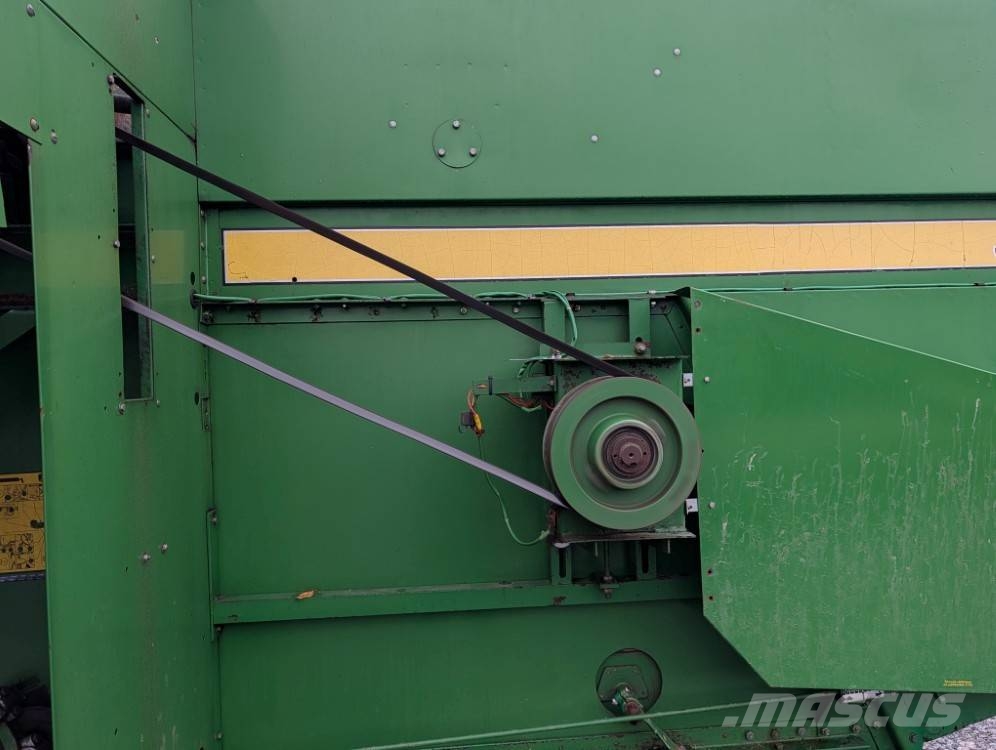 John Deere 1052, 4-sylinterinen turbo, katso video! Derliaus nuėmimo kombainai