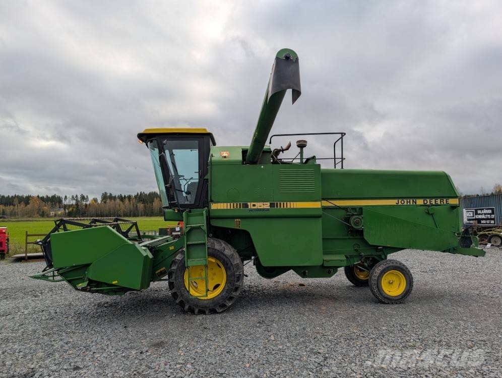 John Deere 1052, 4-sylinterinen turbo, katso video! Derliaus nuėmimo kombainai
