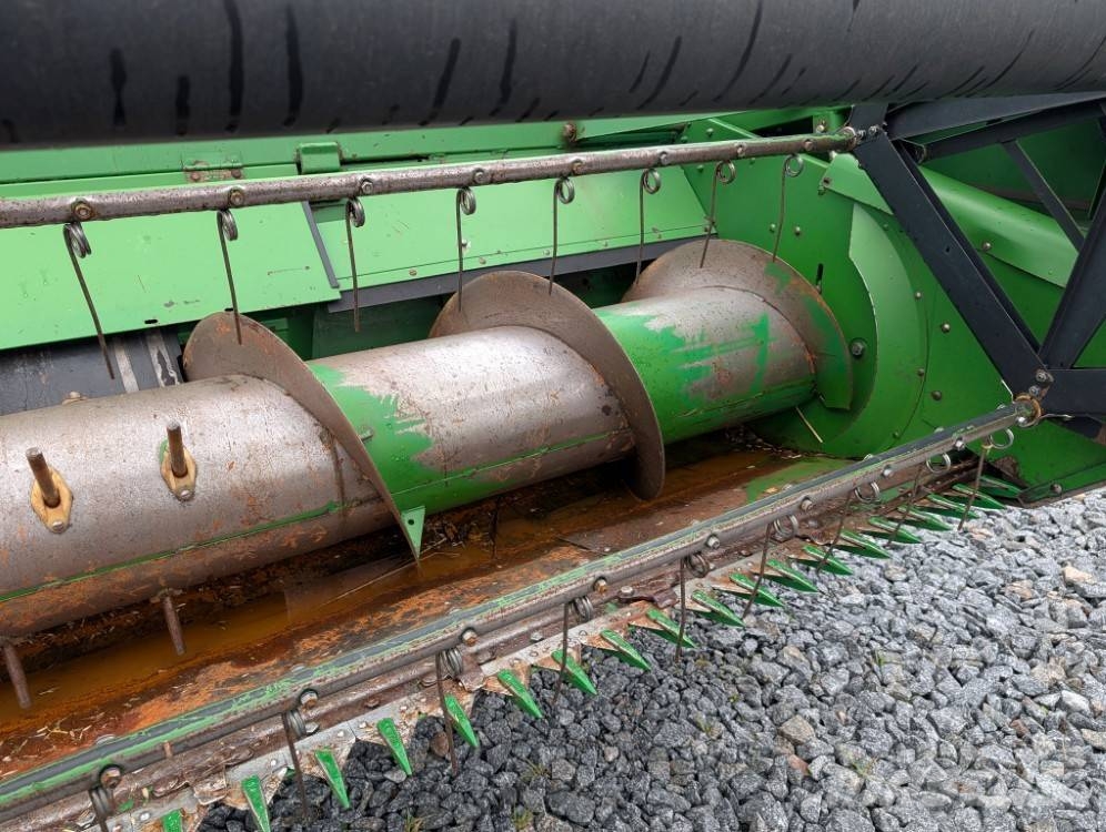 John Deere 1052, 4-sylinterinen turbo, katso video! Derliaus nuėmimo kombainai