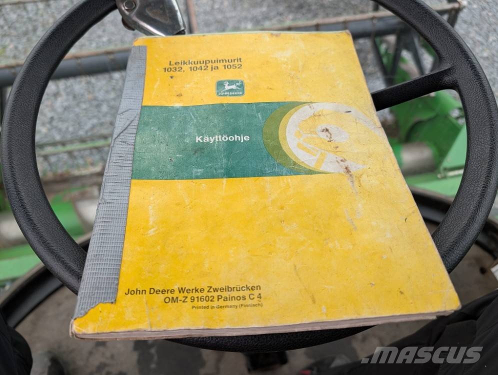 John Deere 1052, 4-sylinterinen turbo, katso video! Derliaus nuėmimo kombainai