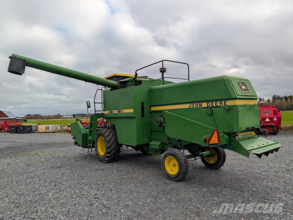 John Deere 1052, 4-sylinterinen turbo, katso video! Derliaus nuėmimo kombainai