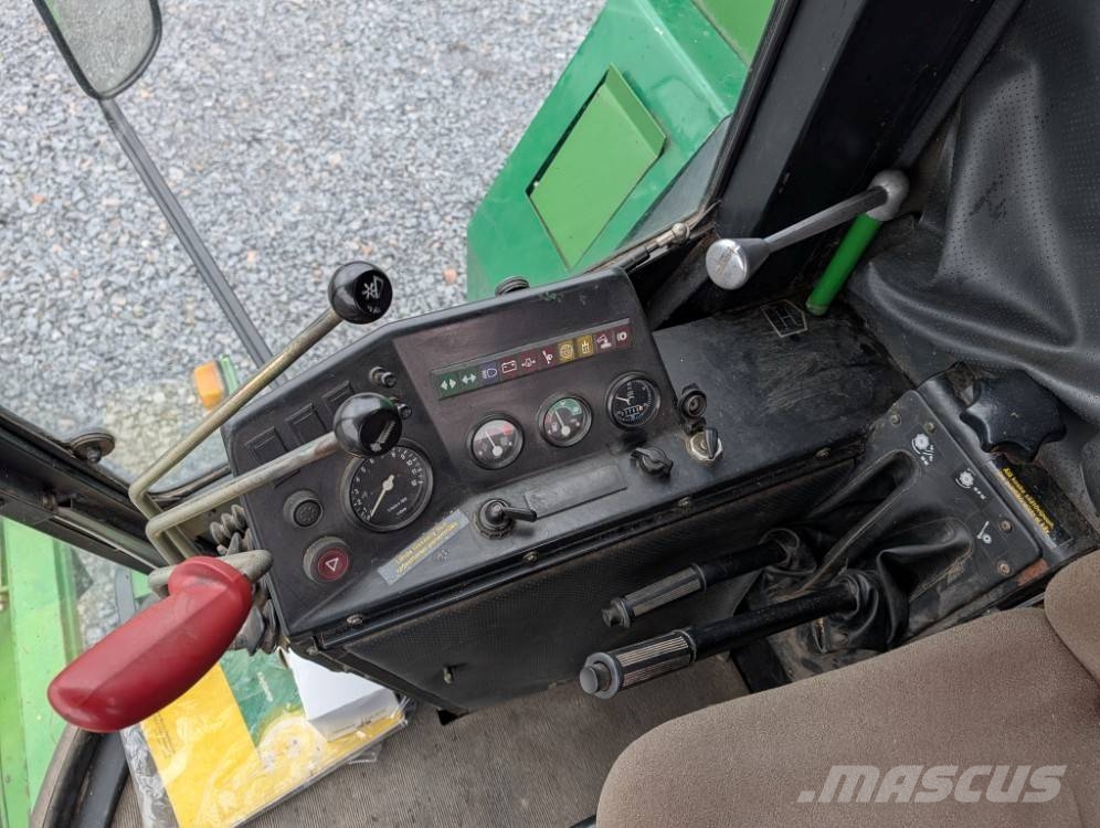John Deere 1052, 4-sylinterinen turbo, katso video! Derliaus nuėmimo kombainai