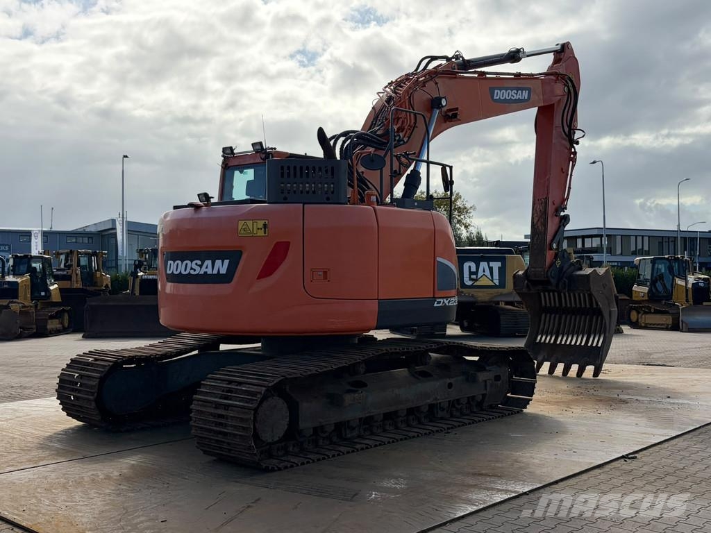 Doosan DX235LCR-5 حفارات زحافة