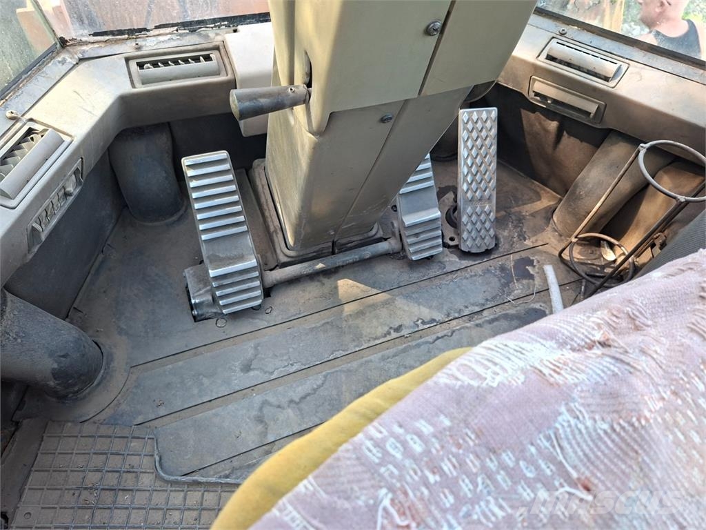 CASE 921 C / 2 4X4 Diger