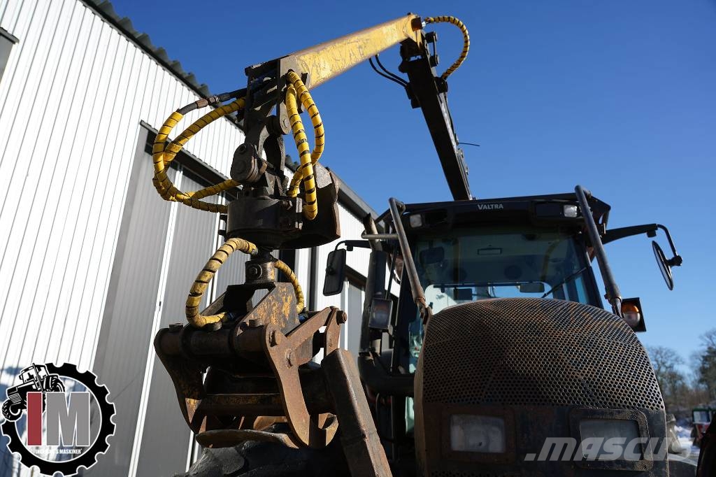 Valtra N101 / TPG95T الجرارات