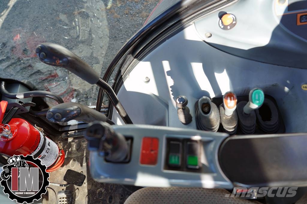 Valtra N101 / TPG95T الجرارات