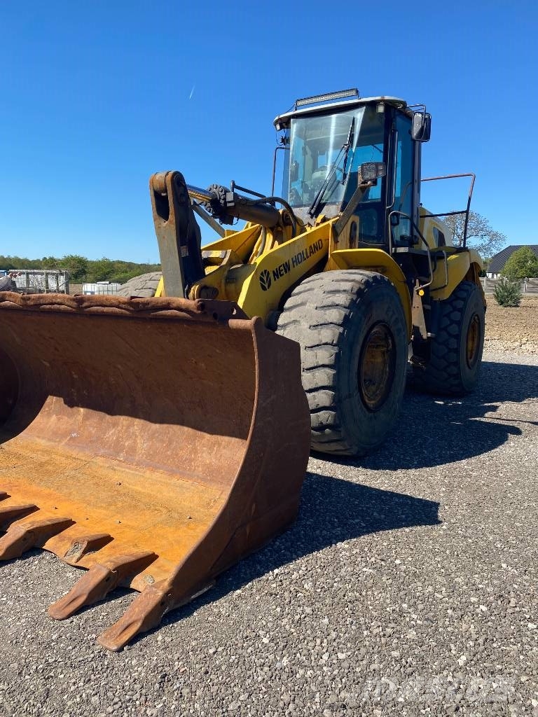 New Holland W 270 B Cargadoras sobre ruedas