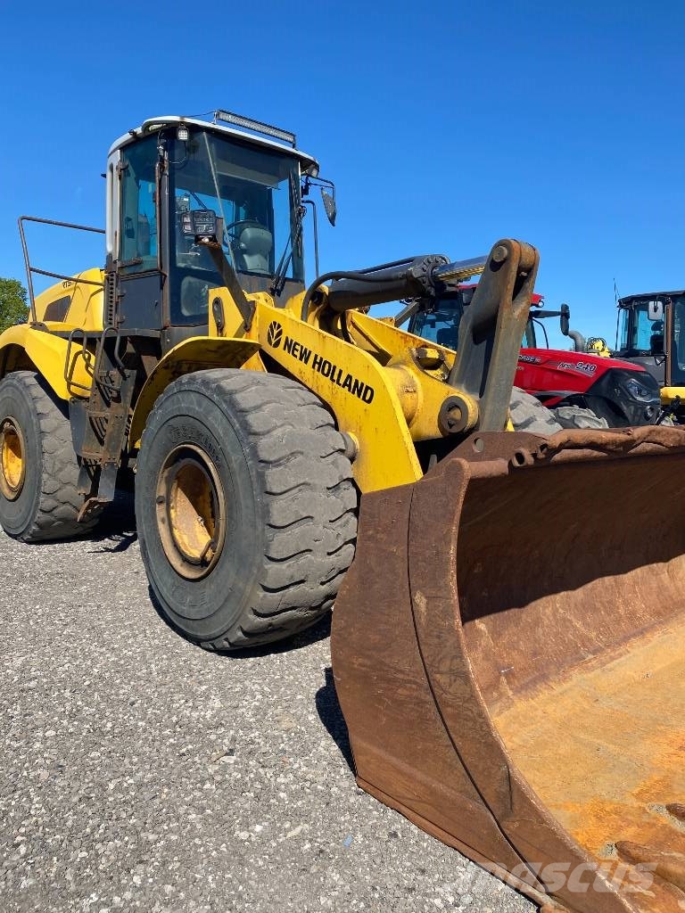 New Holland W 270 B Cargadoras sobre ruedas