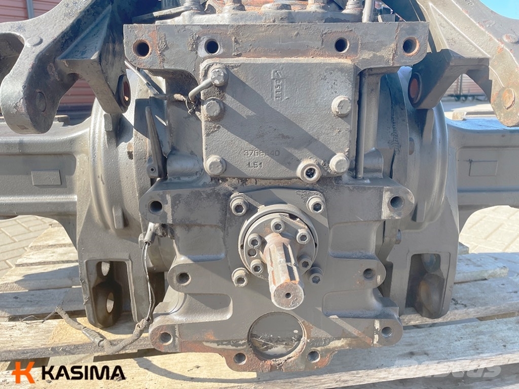 CLAAS Arion 530 Rear Axle Raamid