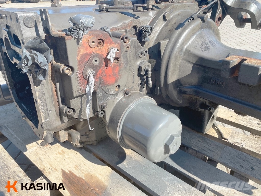 CLAAS Arion 530 Rear Axle Raamid