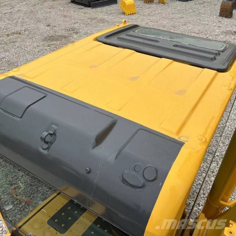 Komatsu PC 240 LC 대형 굴삭기 29톤 이상