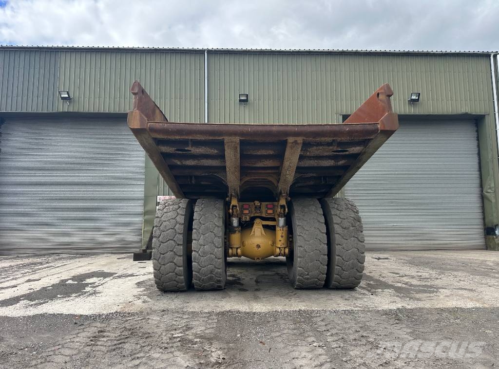 CAT 775 B Άκαμπτα Dumper με ανατρεπόμενο κάδο