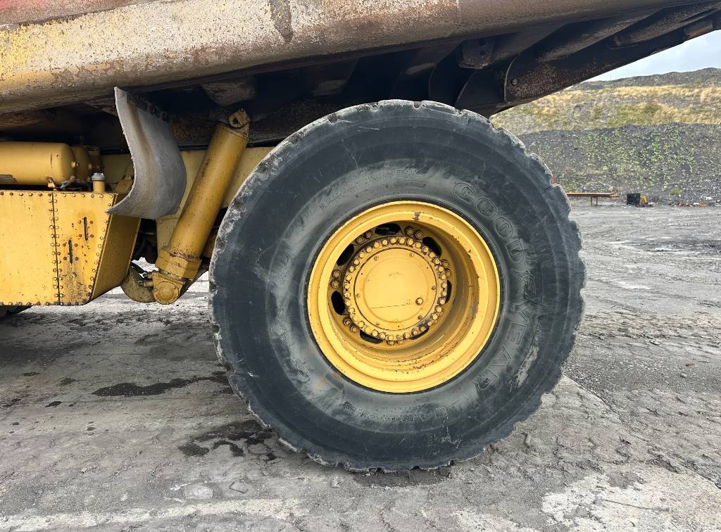 CAT 775 B Άκαμπτα Dumper με ανατρεπόμενο κάδο