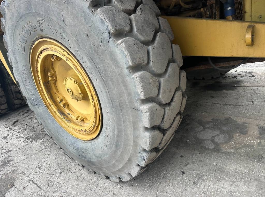 CAT 775 B Άκαμπτα Dumper με ανατρεπόμενο κάδο