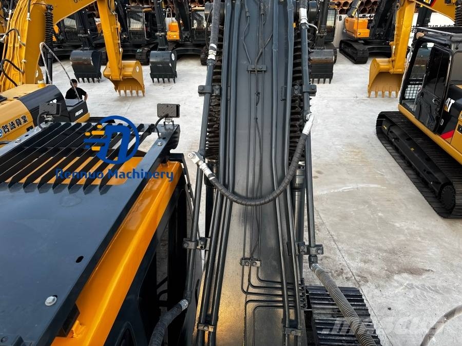 Hyundai R220LC-9S حفارات زحافة