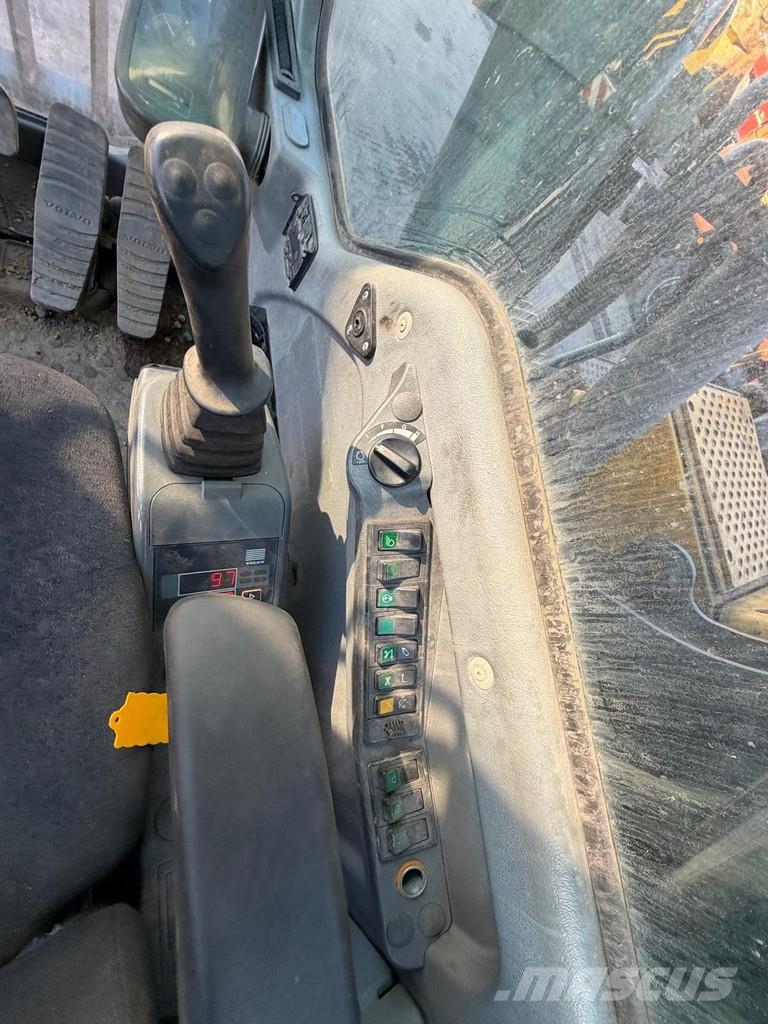 Volvo EC460B LC Track Excavator 46T. Hammer Line CE Good Pelle sur chenilles