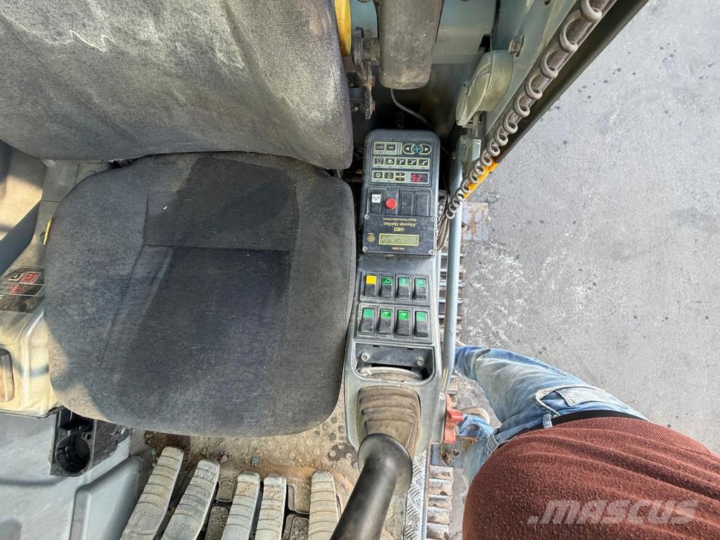Volvo EC460B LC Track Excavator 46T. Hammer Line CE Good Pelle sur chenilles