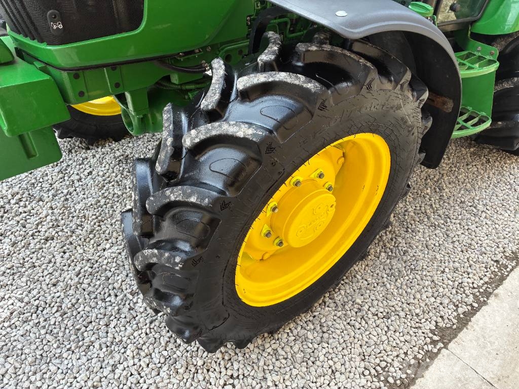 John Deere 5075E Tractors